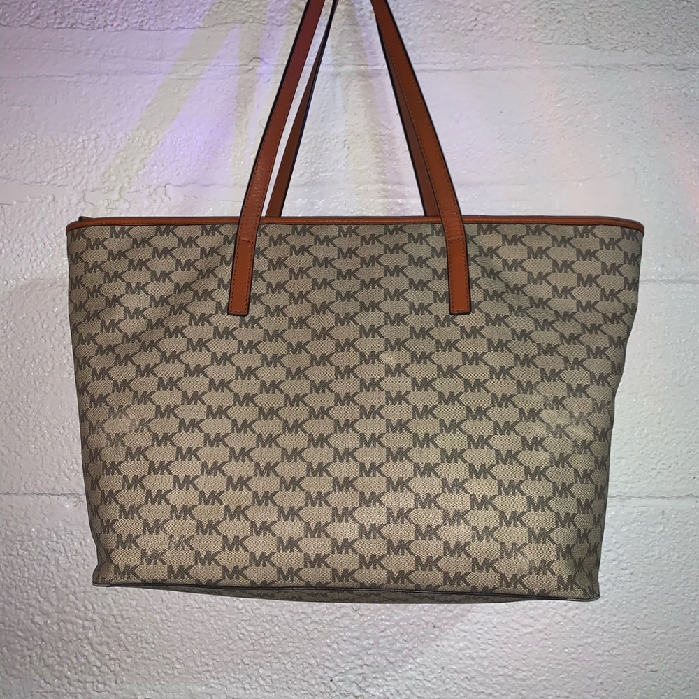 MK purse - Picture 3 of 3